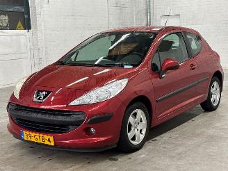 uszkodzony samochody osobowe Peugeot 207 1.4 Hatchback  Benzine 1.360cc 54kW (73pk) FWD 2008/8
