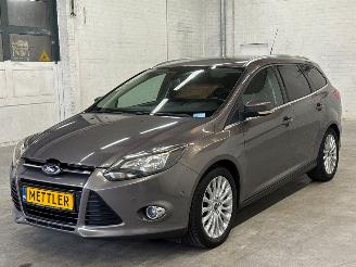 krockskadad bil auto Ford Focus 1.0 Ti-VCT EcoBoost 12V 125 Combi/o  Benzine 998cc 92kW (125pk) FWD 2012/3