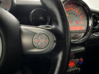Mini Clubman 1.6 Cooper D Combi/o  Diesel 1.560cc 80kW (109pk) FWD picture 16