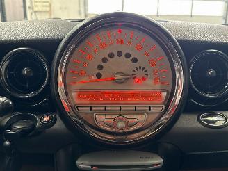 Mini Clubman 1.6 Cooper D Combi/o  Diesel 1.560cc 80kW (109pk) FWD picture 17