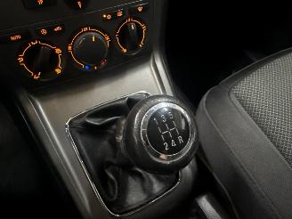 Opel Antara 2.4 16V 4x4 SUV  Benzine 2.405cc 103kW (140pk) 4x4 picture 18