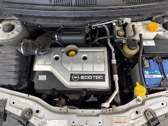 Opel Antara 2.4 16V 4x4 SUV  Benzine 2.405cc 103kW (140pk) 4x4 picture 26