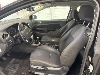 Ford Focus 1.6 16V Hatchback  Benzine 1.596cc 74kW (101pk) FWD picture 11