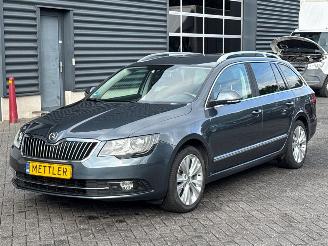 Coche accidentado Skoda Superb 1.8 TSI 16V Combi/o  Benzine 1.798cc 118kW (160pk) FWD 2014/4