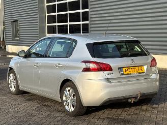 Peugeot 308 1.2 12V VTi PureTech 82 Hatchback 4Dr Benzine 1.199cc 60kW (82pk) FWD picture 3