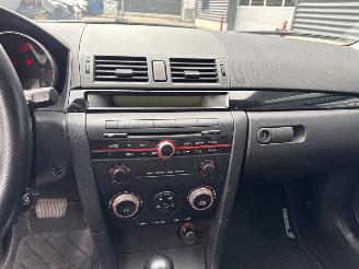 Mazda 3 1.6i 16V Hatchback  Benzine 1.598cc 77kW (105pk) FWD picture 16