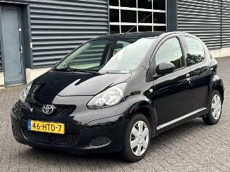 škoda osobní automobily Toyota Aygo 1.0 12V VVT-i Hatchback  Benzine 998cc 50kW (68pk) FWD 2009/3