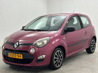 Voiture accidenté Renault Twingo 1.2 16V Hatchback 2Dr Benzine 1.149cc 55kW (75pk) FWD 2013/11