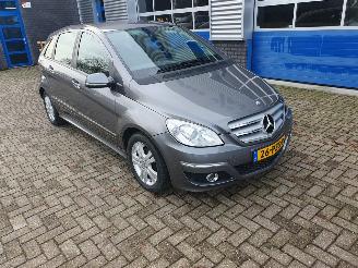 uszkodzony samochody osobowe Mercedes B-klasse 160 BlueEFFICIENCY Business Class 2011/4