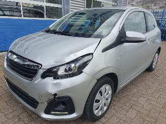 krockskadad bil auto Peugeot 108 1.0 AUTOMAAT 2015/6