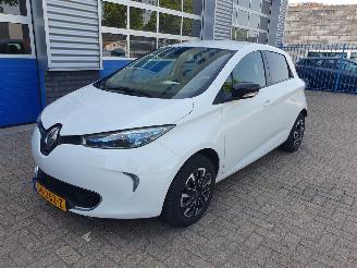 skadebil auto Renault Zoé R240 Intens 22 kWh (KOOP accu) 2016/3