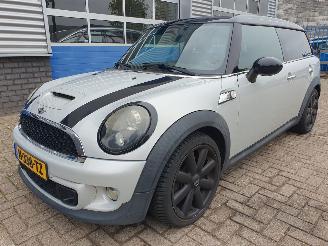 Damaged car Mini Clubman 1.6 Cooper S Chili Automaat 2011/1