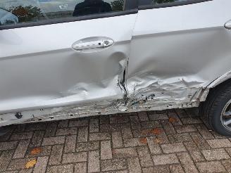 Ford EcoSport 1.0 EcoBoost Titanium picture 11