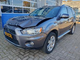 Vaurioauto  passenger cars Mitsubishi Outlander 2.0 Edition Two Automaat 2012/12