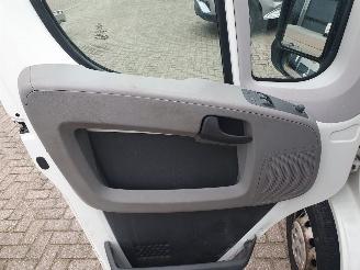 Peugeot Boxer 335 3.0 HDI L2H2 picture 10