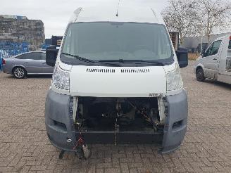 Peugeot Boxer 335 3.0 HDI L2H2 picture 8