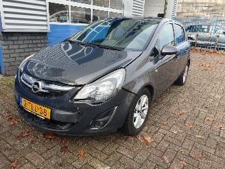 krockskadad bil auto Opel Corsa 1.2-16V Design Edition 2014/3