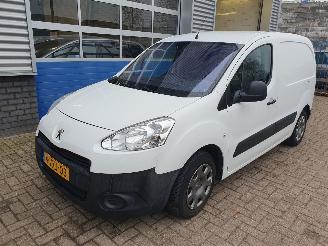krockskadad bil bedrijf Peugeot Partner 120 1.6 e-HDI L1 XT Profit + 2Tronic Automaat Schadevrij 2012/7