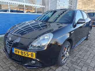 Vaurioauto  passenger cars Alfa Romeo Giulietta 1.4 T Sprint Automaat 2015/12