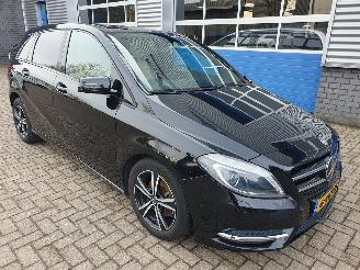 Unfallwagen Mercedes B-klasse 180 Prestige Automaat 2013/1