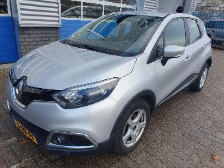 Vaurioauto  passenger cars Renault Captur Automaat 1.2 TCe Expression 2014/11