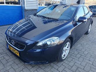 krockskadad bil auto Volvo V-40 2.0 D2 Kinetic Automaat 2016/1