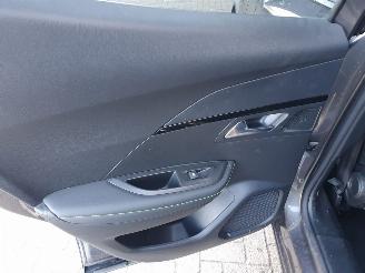 Peugeot 2008 1.2 GT-Line Automaat picture 32