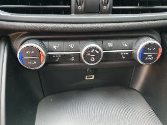 Alfa Romeo Giulia 2.0 T AWD Veloce Automaat picture 29