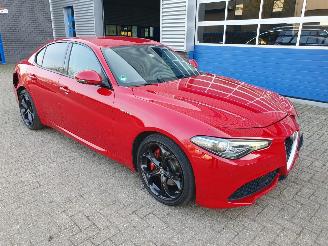 Damaged car Alfa Romeo Giulia 2.0 T AWD Veloce Automaat 2017/6