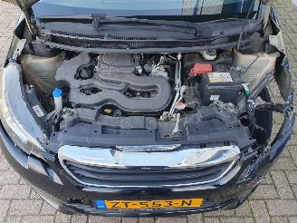 Peugeot 108 1.0 e-VTi Allure picture 10