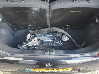 Peugeot 108 1.0 e-VTi Allure picture 12