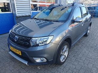 Vaurioauto  passenger cars Dacia Sandero 0.9 TCe Bi-Fuel Stepway Ambiance 2018/4