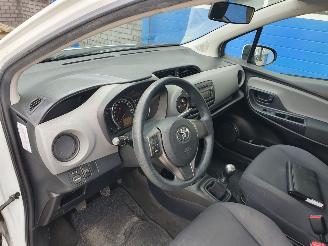 Toyota Yaris 1.0 VVT-i Style picture 12