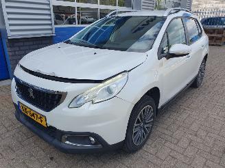 Unfallwagen Peugeot 2008 1.2 PureTech Active 2016/10