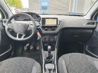 Peugeot 2008 1.2 PureTech Active picture 18