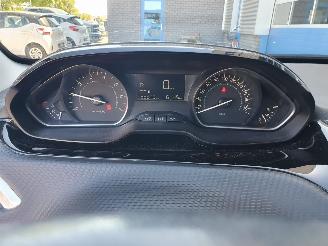 Peugeot 2008 1.2 PureTech Blue Lion picture 17