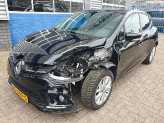 Unfallwagen Renault Clio 0.9 TCe Limited 2019/2
