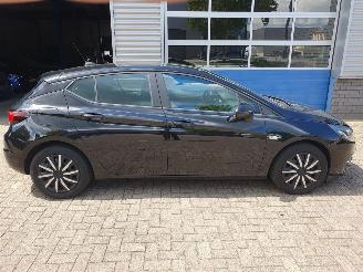 Opel Astra 1.2 Business Edition picture 6