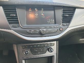 Opel Astra 1.2 Business Edition picture 19