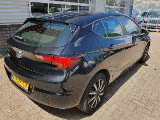 Opel Astra 1.2 Business Edition picture 5