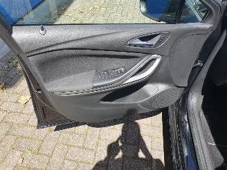 Opel Astra 1.2 Business Edition picture 12