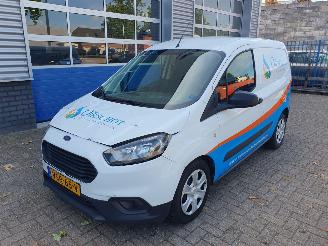 Damaged car Ford Transit Courier Van 1.0 Trend EcoBoost S&S Benzine 2022/2