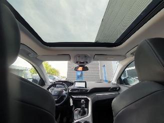Peugeot 3008 1.2 PureTech Allure picture 19