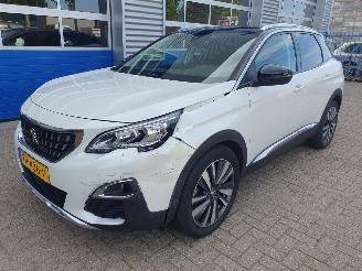 krockskadad bil auto Peugeot 3008 1.2 PureTech Allure 2018/9
