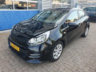 Vaurioauto  passenger cars Kia Rio 1.2 CVVT ComfortLine 2015/6