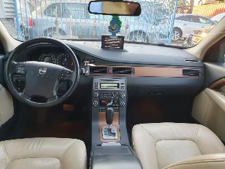 Volvo V-70 2.5T Summum Automaat picture 17