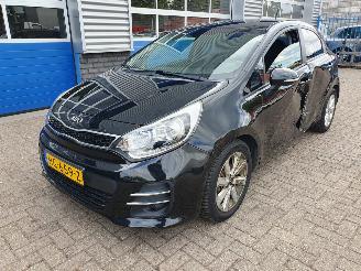 Auto incidentate Kia Rio 1.2 CVVT ExecutiveLine 2015/10