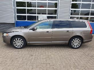 Volvo V-70 1.6 T4 Summum Automaat picture 2