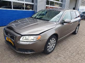 Voiture accidenté Volvo V-70 1.6 T4 Summum Automaat 2012/6