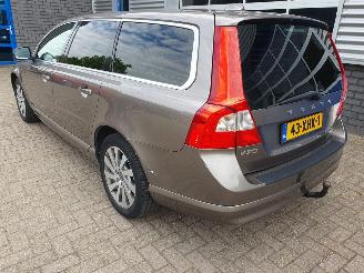 Volvo V-70 1.6 T4 Summum Automaat picture 3